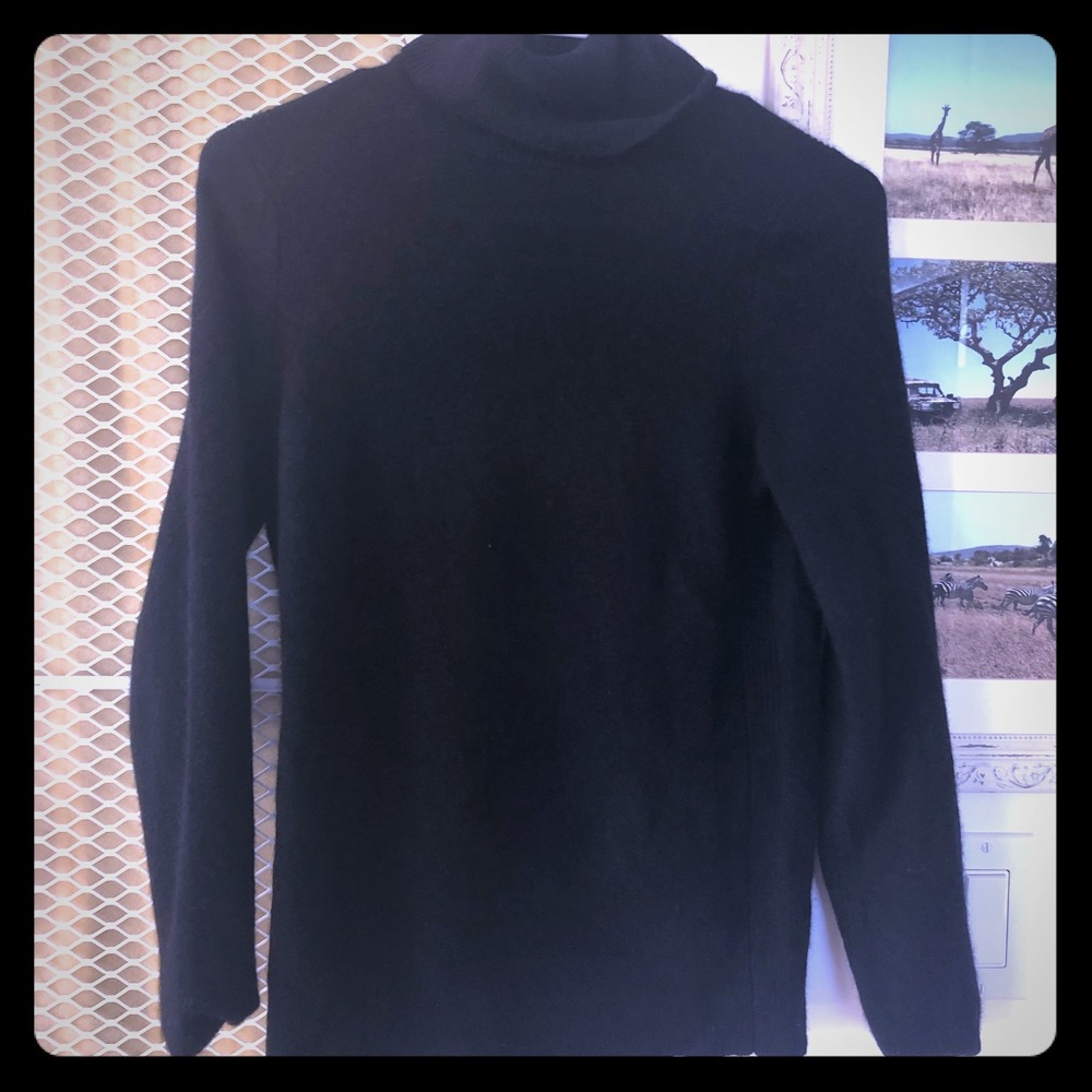 Neiman Marcus black cashmere  turtleneck